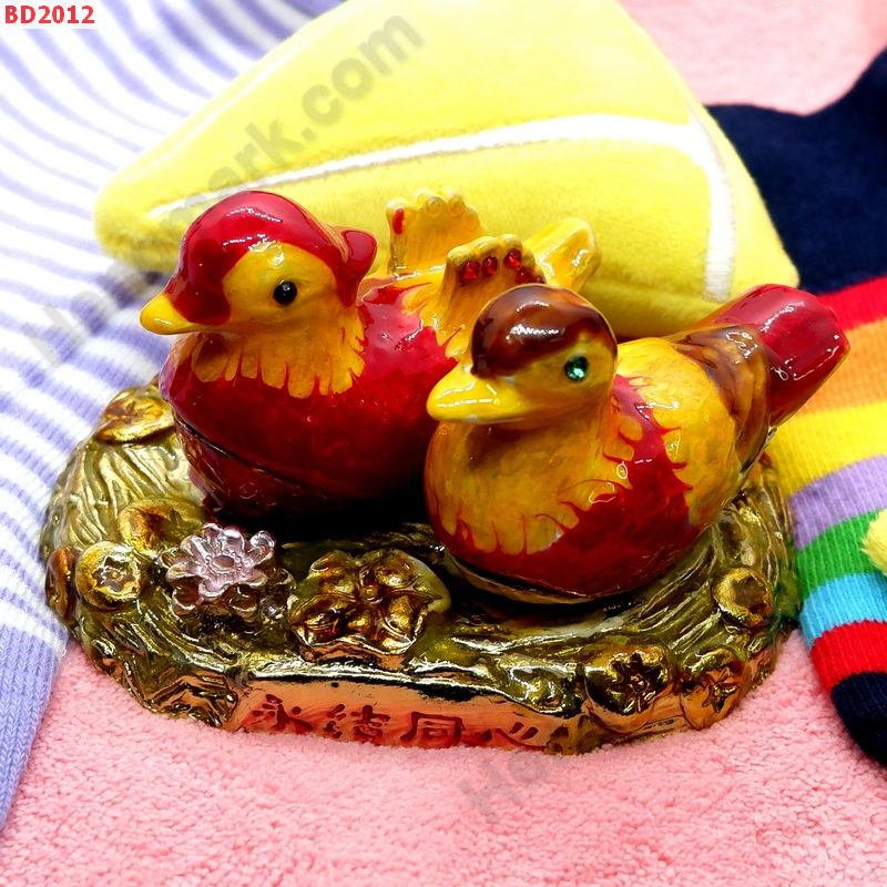 BD2012 เป็ดแมนดาริน ตลับเครื่องประดับฝังคริสตัล ราคา 949 บาท http://ww2.hengmark.com/view_product/BD2012.htm