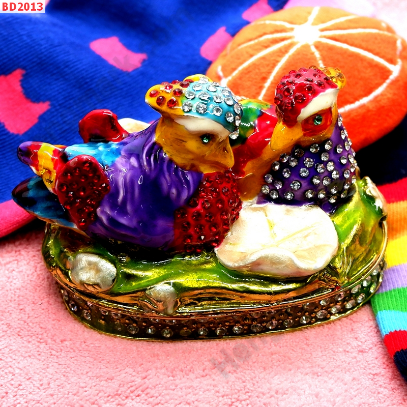 BD2013 เป็ดแมนดารินสีม่วง ตลับเครื่องประดับฝังคริสตัล ราคา 1099 บาท http://ww2.hengmark.com/view_product/BD2013.htm