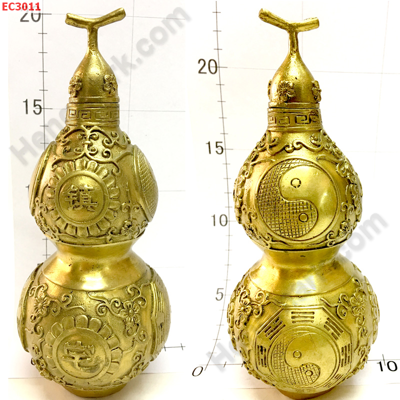 EC3011 น้ำเต้าทองเหลือง สลักยันต์แปดทิศ ราคา 1899 บาท http://ww2.hengmark.com/view_product/EC3011.htm