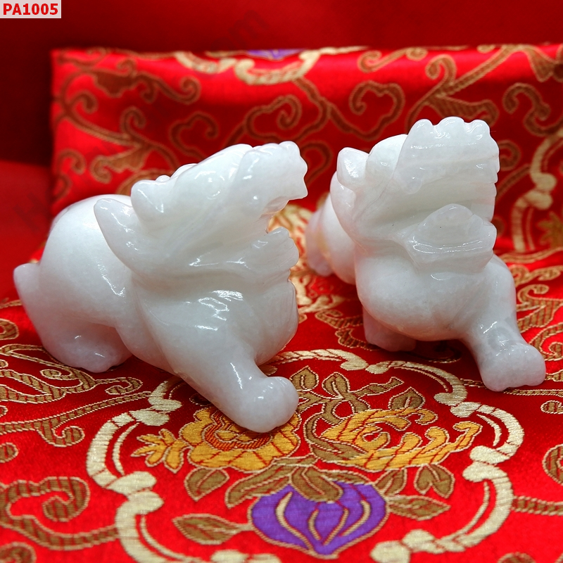 PA1005 ปี่เซียะคู่ตั้งโต๊ะ หินสีขาว ราคา 1500 บาท http://ww2.hengmark.com/view_product/PA1005.htm