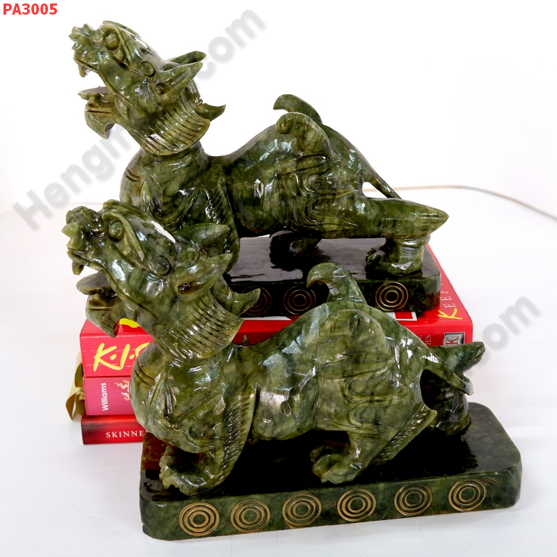 PA3005 ปี่เซียะยืนบนแท่นหินสีเขียว คู่ตั้งโต๊ะ  ราคา 3900 บาท http://ww2.hengmark.com/view_product/PA3005.htm