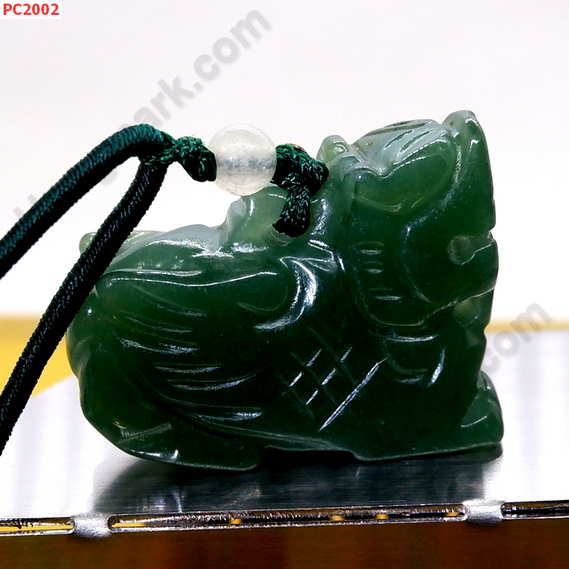 PC2002 สร้อยคอปี่เซียะ หินสีเขียวเข้ม ราคา 299 บาท http://ww2.hengmark.com/view_product/PC2002.htm