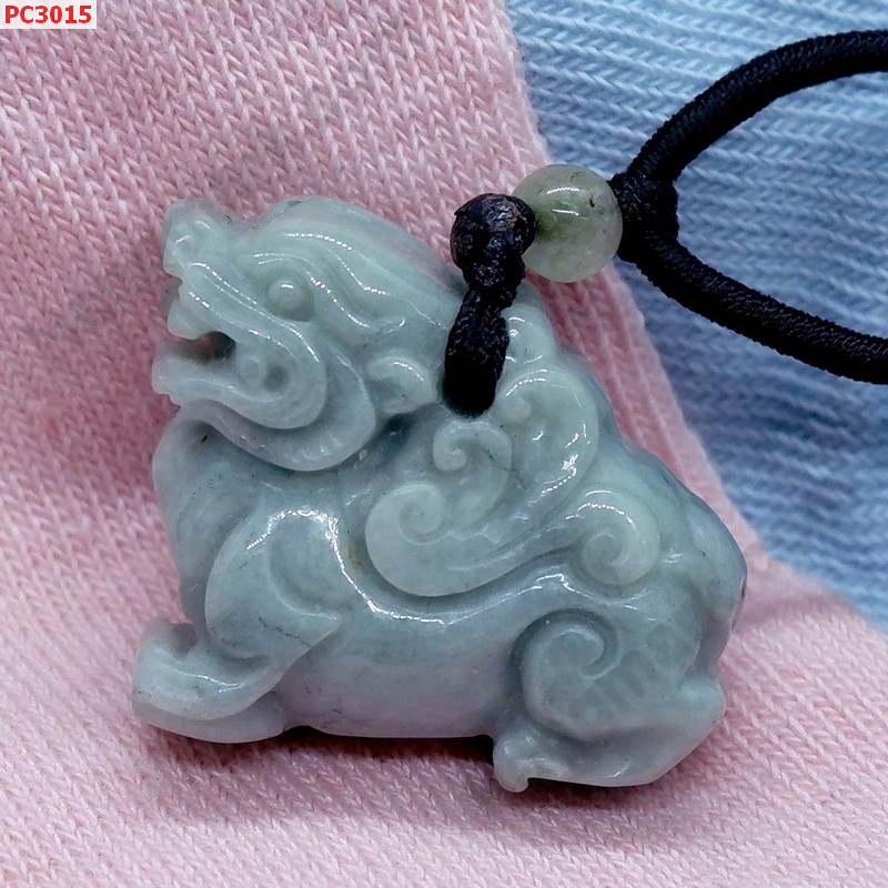 PC3015 สร้อยคอปี่เซียะหยกแกะสลักลวดลายสวยงามมาก ราคา 399 บาท http://ww2.hengmark.com/view_product/PC3015.htm