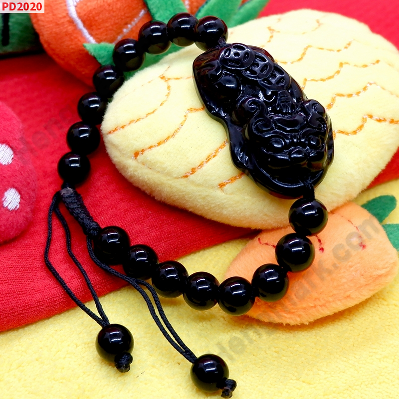 PD2020 สร้อยข้อมือปี่เซียะแก้วสีดำ สร้อยเชือก ราคา 259 บาท http://ww2.hengmark.com/view_product/PD2020.htm