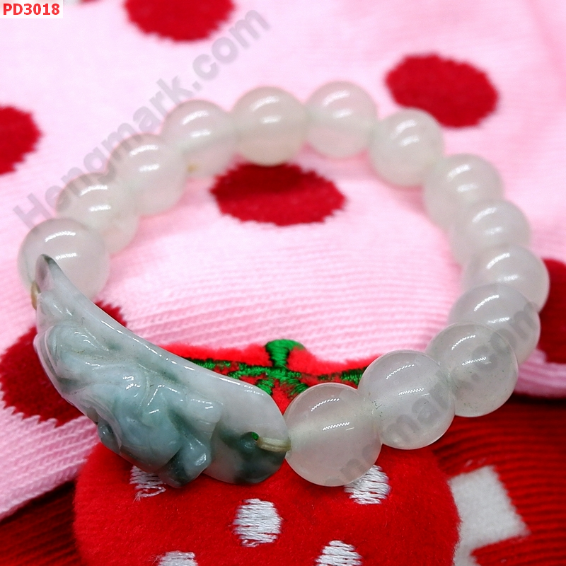 PD3018 สร้อยข้อมือปี่เซียะหยกสีขาวอมเขียว ราคา 399 บาท http://ww2.hengmark.com/view_product/PD3018.htm