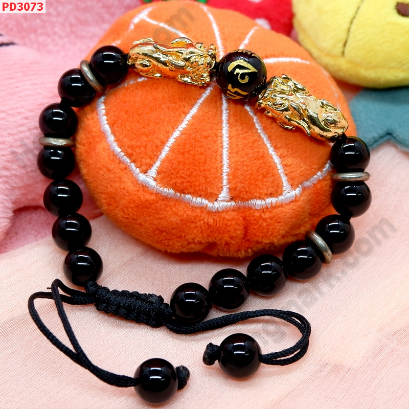 PD3073 สร้อยข้อมือปี่เซียะคู่สีทอง+คาถาทิเบตสร้อยเชือก  ราคา 379 บาท http://ww2.hengmark.com/view_product/PD3073.htm