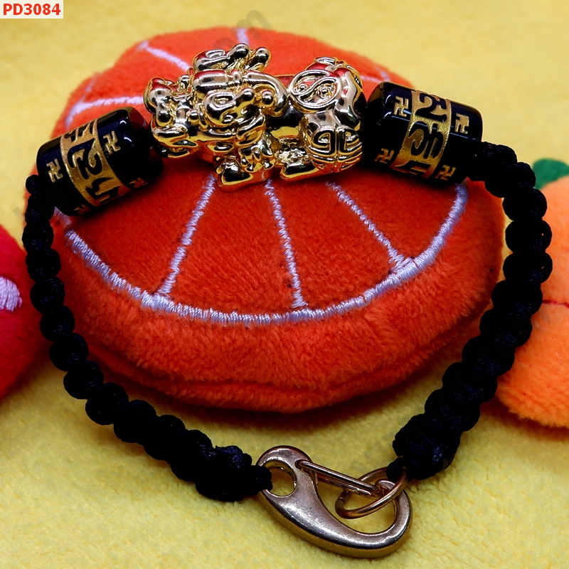 PD3084 สร้อยข้อมือปี่เซียะทอง+คาถา เชือกถัก ราคา 399 บาท http://ww2.hengmark.com/view_product/PD3084.htm