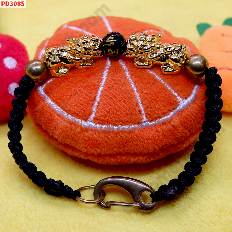 PD3085 สร้อยข้อมือปี่เซียะทองคู่+คาถา เชือกถัก ราคา 379 บาท http://ww2.hengmark.com/view_product/PD3085.htm