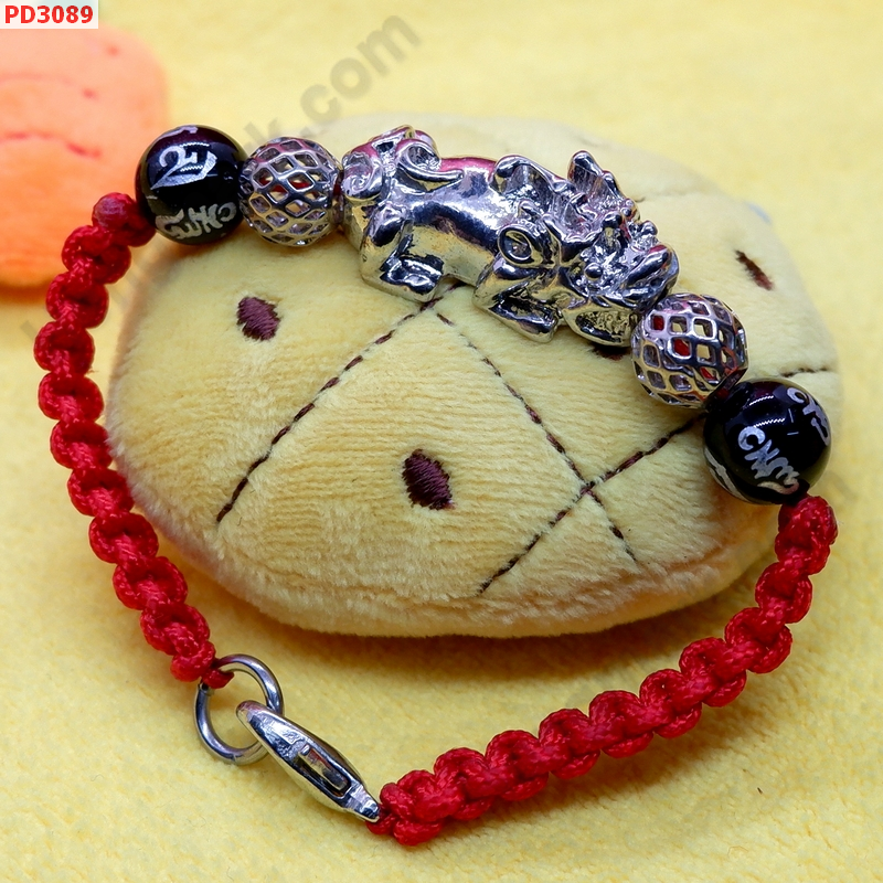 PD3089 สร้อยข้อมือเชือกปี่เซียะสีเงิน+คาถา ราคา 399 บาท http://ww2.hengmark.com/view_product/PD3089.htm
