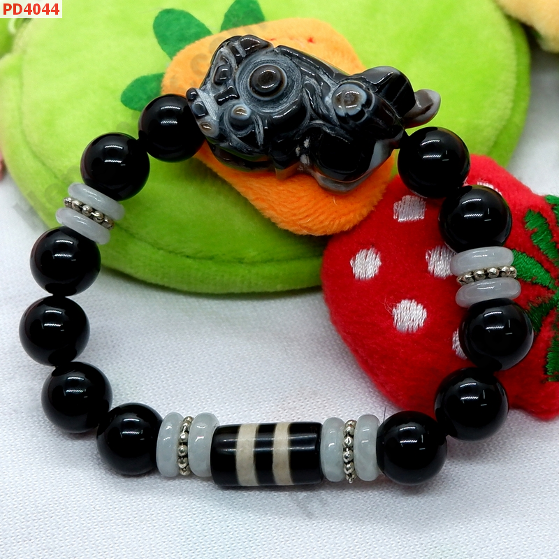 PD4044  สร้อยข้อมือปี่เซียะหินอะเก็ต+DZI ราคา 499 บาท http://ww2.hengmark.com/view_product/PD4044.htm