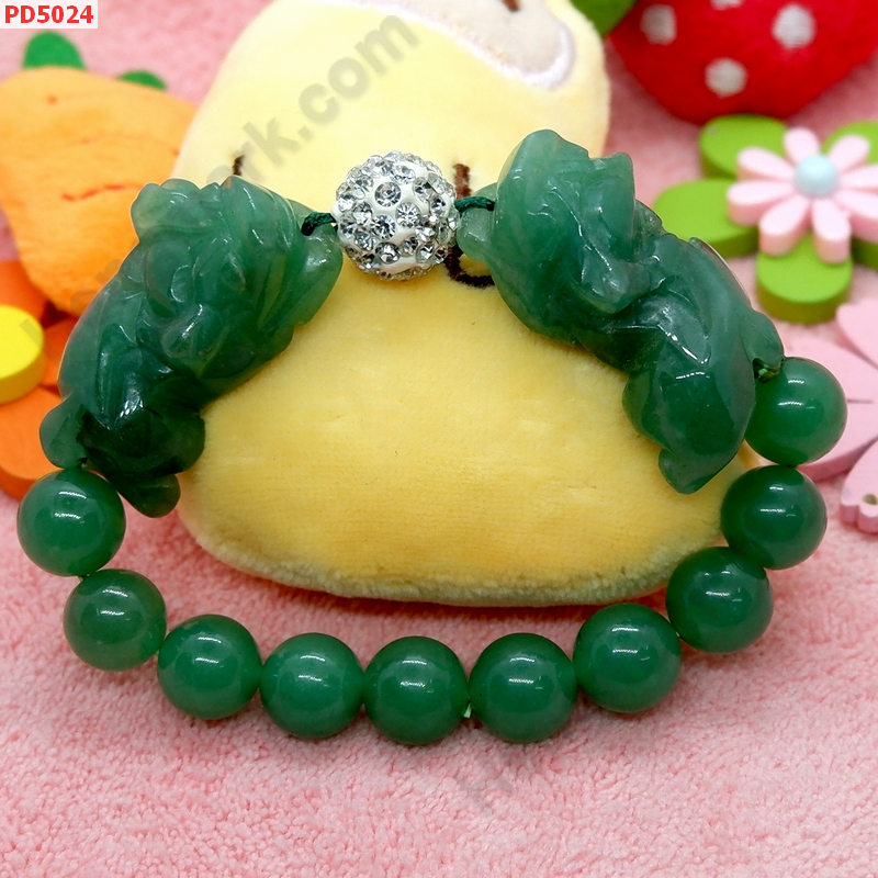 PD5024 สร้อยข้อมือปี่เซียะคู่ หยกเขียว ราคา 599 บาท http://ww2.hengmark.com/view_product/PD5024.htm