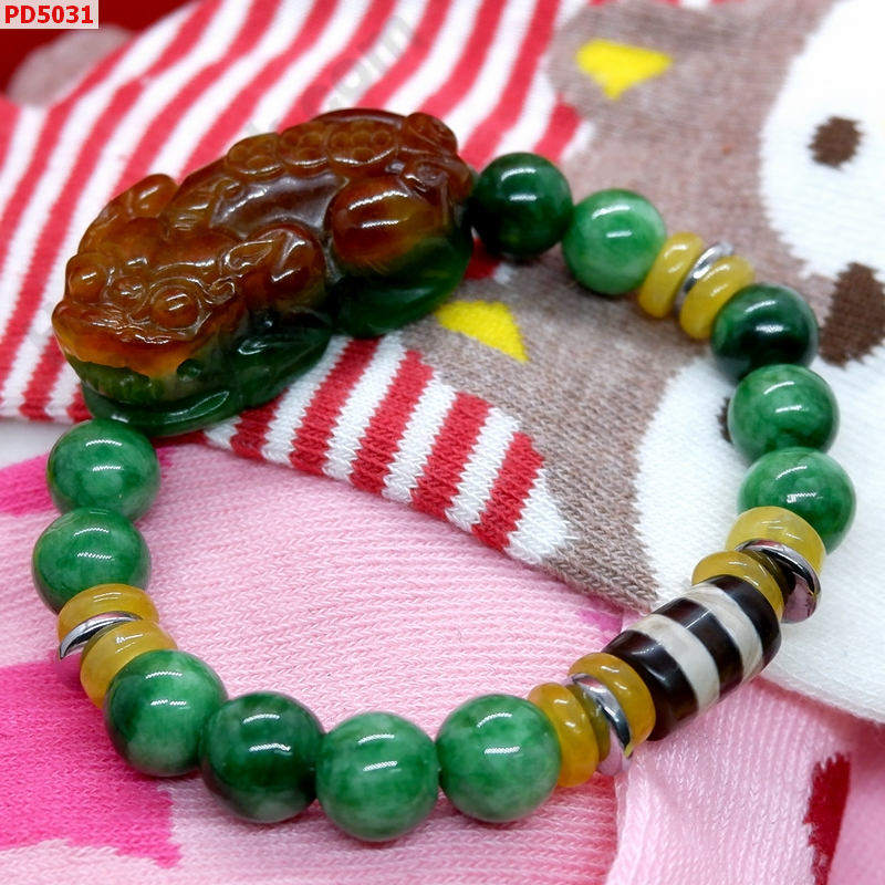 PD5031 สร้อยข้อมือปี่เซียะหยกจักรพรรดิเขียวน้ำตาล ราคา 599 บาท http://ww2.hengmark.com/view_product/PD5031.htm