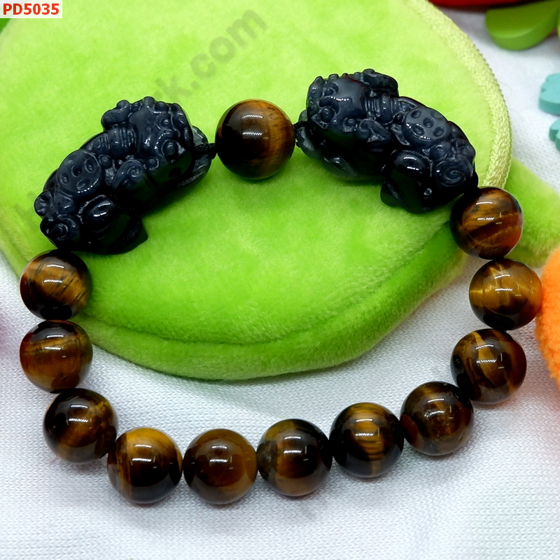 PD5035 สร้อยข้อมือปี่เซียะหินสีดำคู่  ราคา 599 บาท http://ww2.hengmark.com/view_product/PD5035.htm