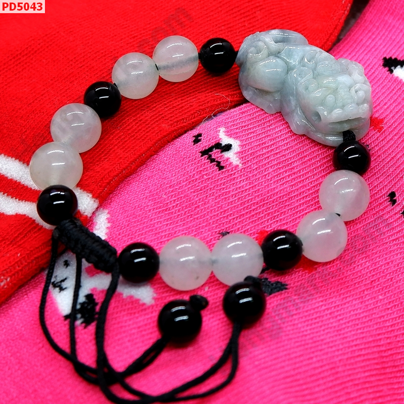 PD5043 สร้อยข้อมือปี่เซียะหยกขาวอมเขียว ราคา 549 บาท http://ww2.hengmark.com/view_product/PD5043.htm