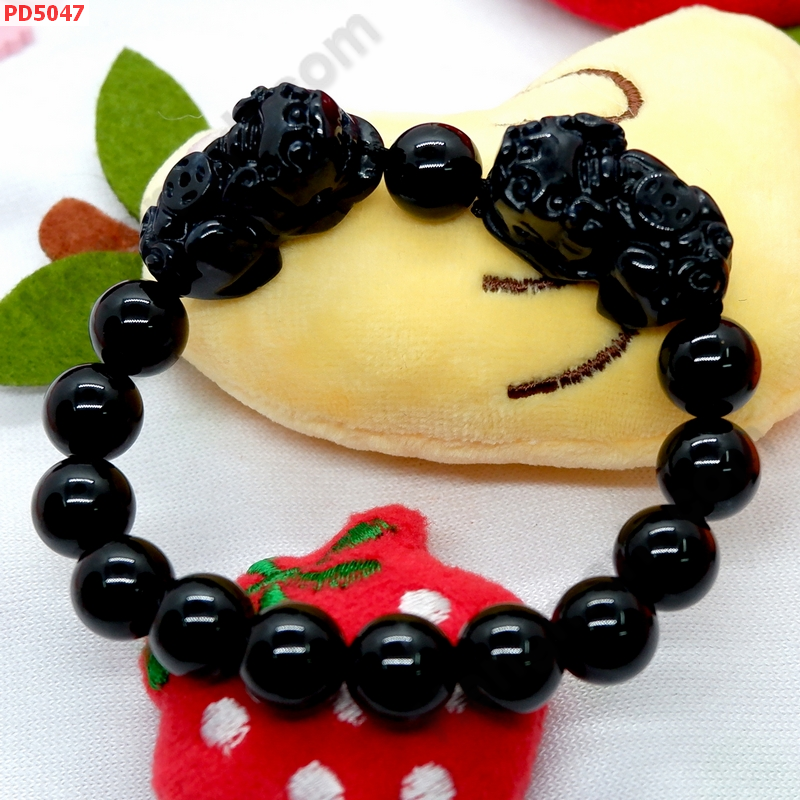 PD5047 สร้อยข้อมือปี่เซียะคู่ หินอะเกตสีดำ ราคา 599 บาท http://ww2.hengmark.com/view_product/PD5047.htm