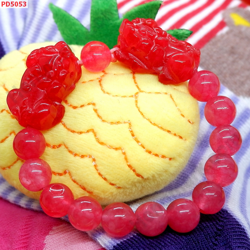 PD5053 สร้อยข้อมือปี่เซียะคู่ หินหยกสีแดง ราคา 599 บาท http://ww2.hengmark.com/view_product/PD5053.htm