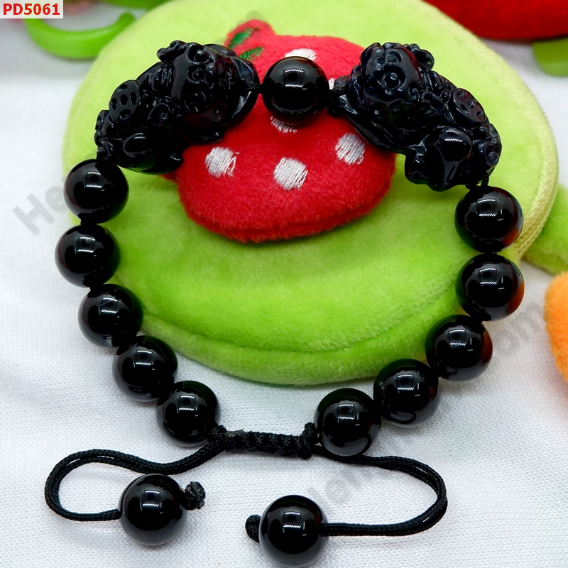 PD5061 สร้อยข้อมือปี่เซียะคู่ หินอะเกตดำ สร้อยเชือก ราคา 599 บาท http://ww2.hengmark.com/view_product/PD5061.htm