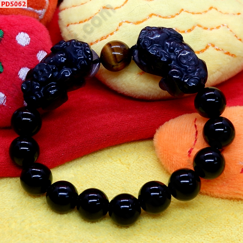 PD5062 สร้อยข้อมือปี่เซียะคู่ หินอะเกตดำ ราคา 599 บาท http://ww2.hengmark.com/view_product/PD5062.htm