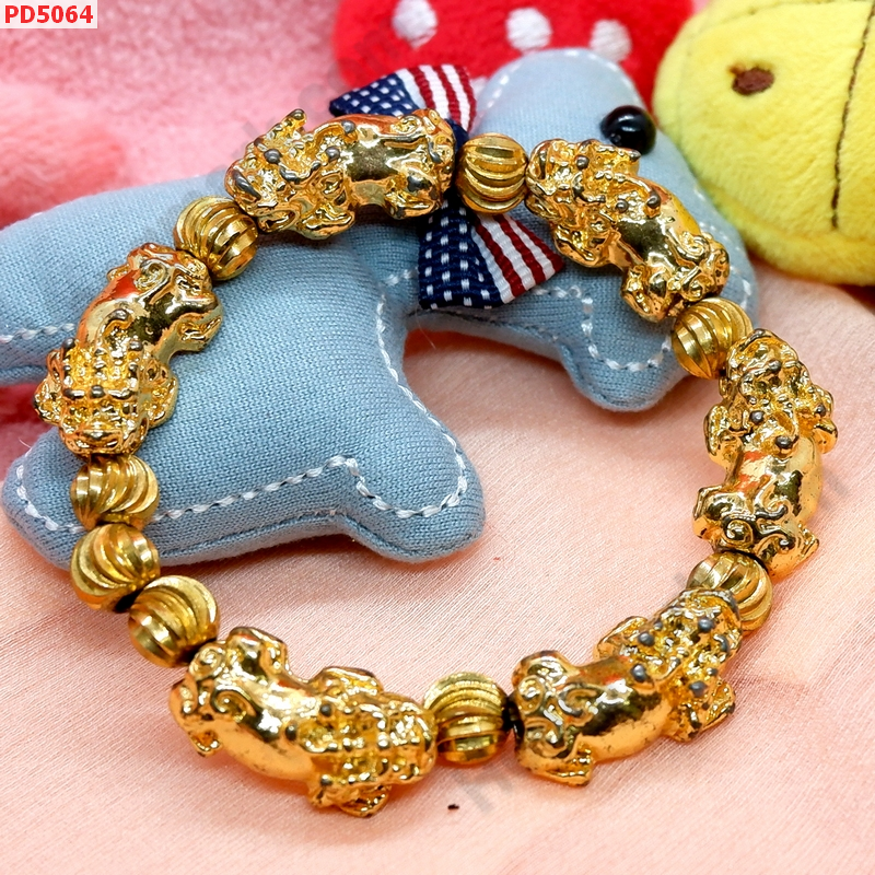 PD5064 สร้อยข้อมือปี่เซียะโลหะทอง 6 ตัว ราคา 679 บาท http://ww2.hengmark.com/view_product/PD5064.htm