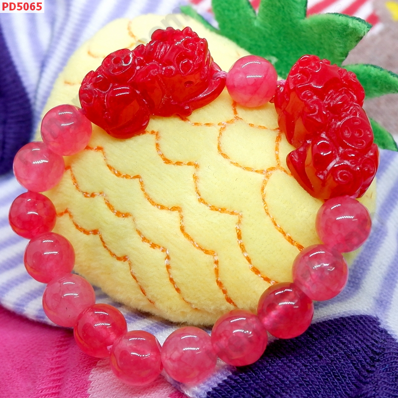 PD5065 สร้อยข้อมือปี่เซียะคู่ หินหยกสีแดง ราคา 599 บาท http://ww2.hengmark.com/view_product/PD5065.htm