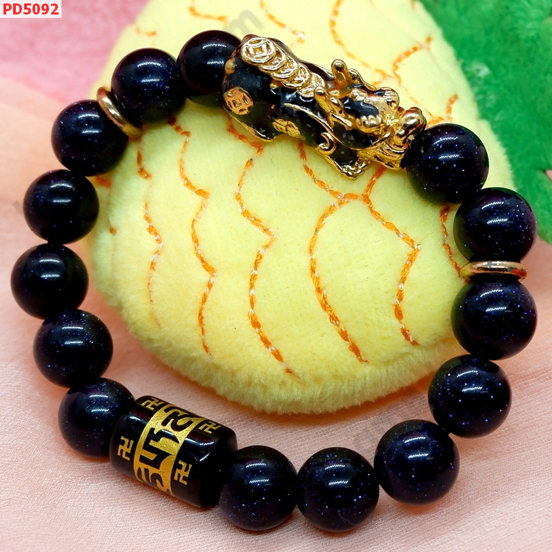 PD5092 สร้อยข้อมือปี่เซียะสีทองลายน้ำเงิน+คาถาทิเบต ราคา 529 บาท http://ww2.hengmark.com/view_product/PD5092.htm