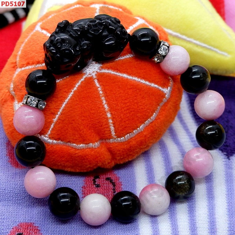 PD5107 สร้อยข้อมือปี่เซียะหินอ๊อบซิเดียนดำ ราคา 599 บาท http://ww2.hengmark.com/view_product/PD5107.htm