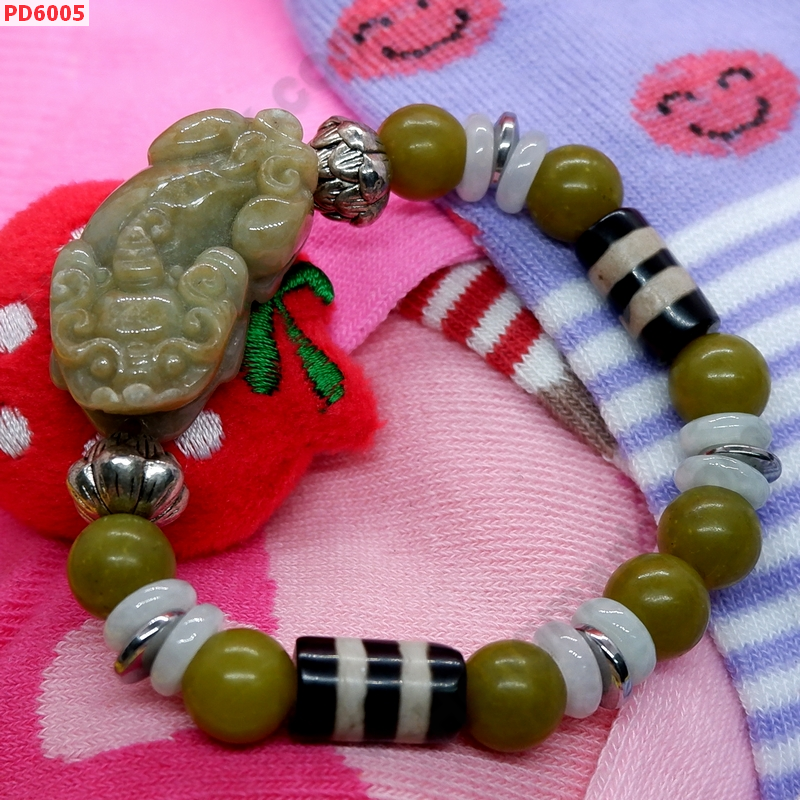 PD6005 สร้อยข้อมือปี่เซียะหยกเขียวมะนาว ราคา 599 บาท http://ww2.hengmark.com/view_product/PD6005.htm