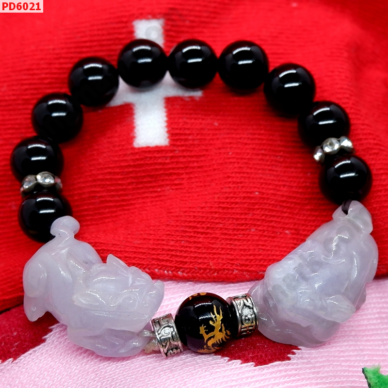 PD6021 สร้อยข้อมือปี่เซียะหยกขาวคู่+หินลายมังกร ราคา 649 บาท http://ww2.hengmark.com/view_product/PD6021.htm
