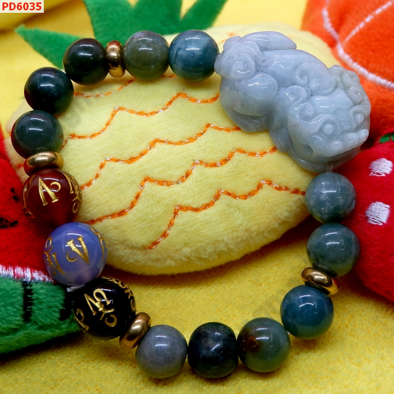 PD6035 สร้อยข้อมือปี่เซียะหยกเขียว+คาถา ราคา 629 บาท http://ww2.hengmark.com/view_product/PD6035.htm