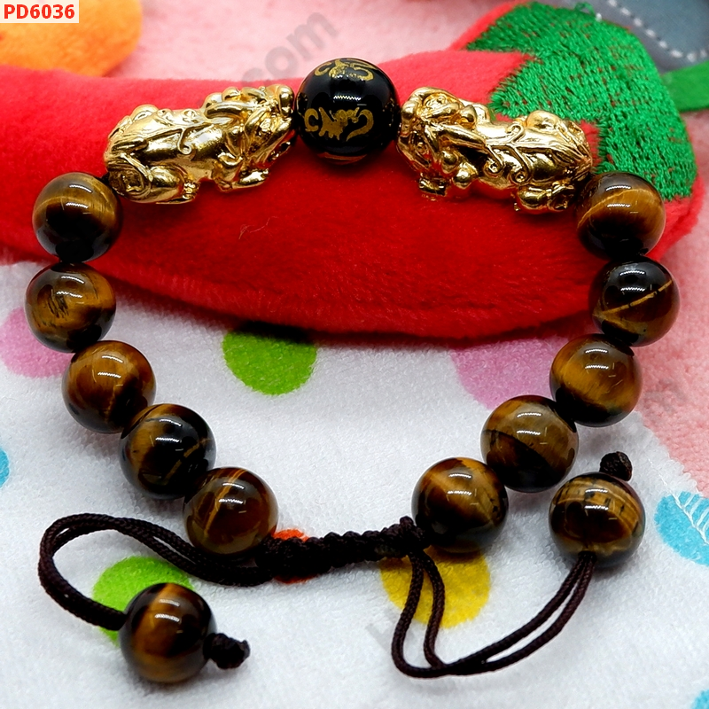 PD6036 สร้อยข้อมือปี่เซียะคู่สีทอง+คาถาทิเบตสร้อยเชือก  ราคา 649 บาท http://ww2.hengmark.com/view_product/PD6036.htm