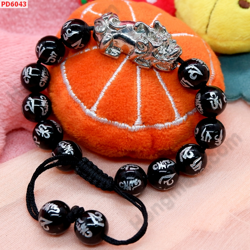 PD6043 สร้อยข้อมือปี่เซียะสีเงิน+คาถาสร้อยเชือก ราคา 629 บาท http://ww2.hengmark.com/view_product/PD6043.htm
