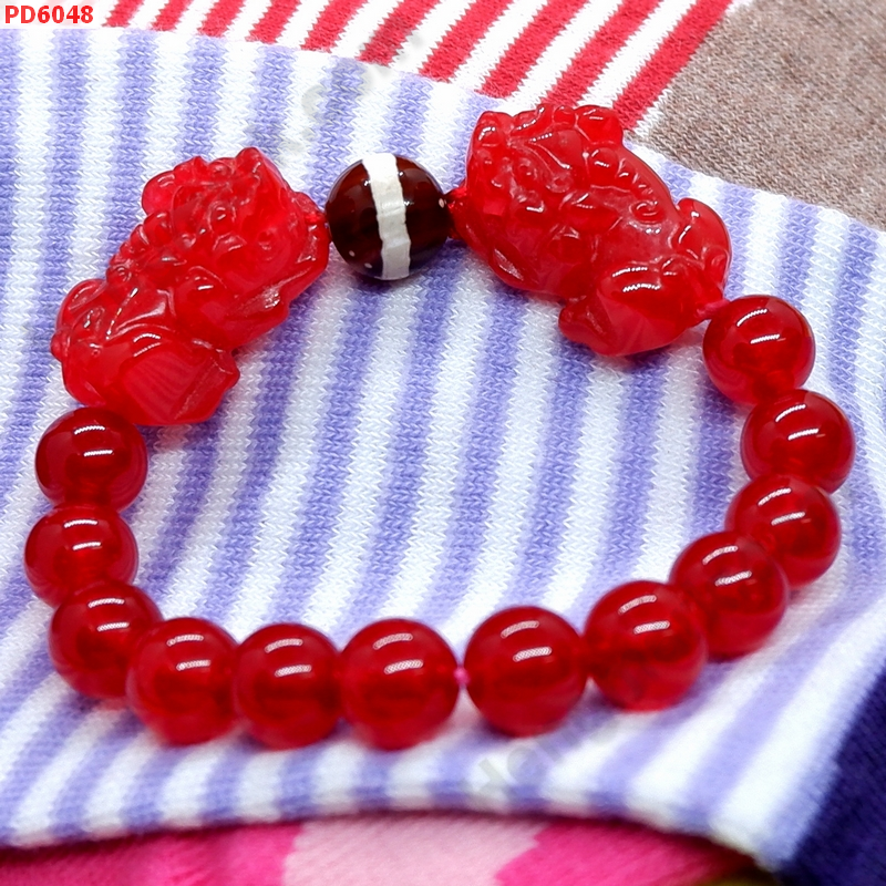 PD6048 สร้อยข้อมือปี่เซียะคู่หินสีแดง+DZI ราคา 669 บาท http://ww2.hengmark.com/view_product/PD6048.htm