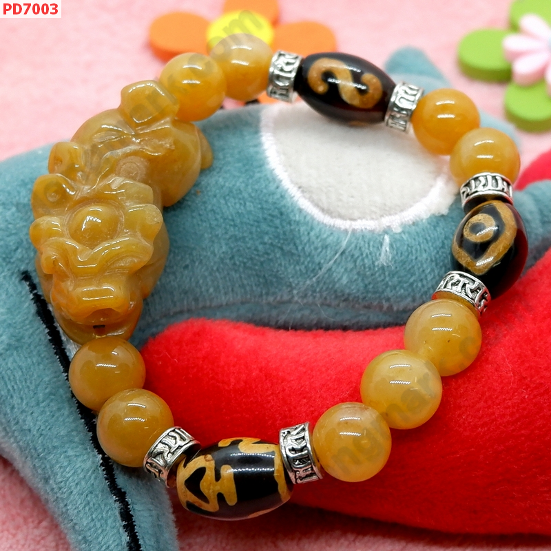 PD7003 สร้อยข้อมือปี่เซียะหยกเหลือง+DZI  ราคา 729 บาท http://ww2.hengmark.com/view_product/PD7003.htm