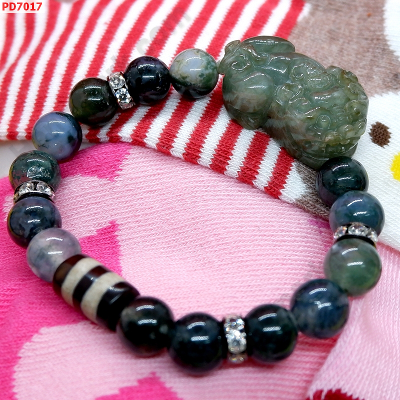 PD7017 สร้อยข้อมือปี่เซียะหยกเขียวเทาเกรดA ราคา 749 บาท http://ww2.hengmark.com/view_product/PD7017.htm