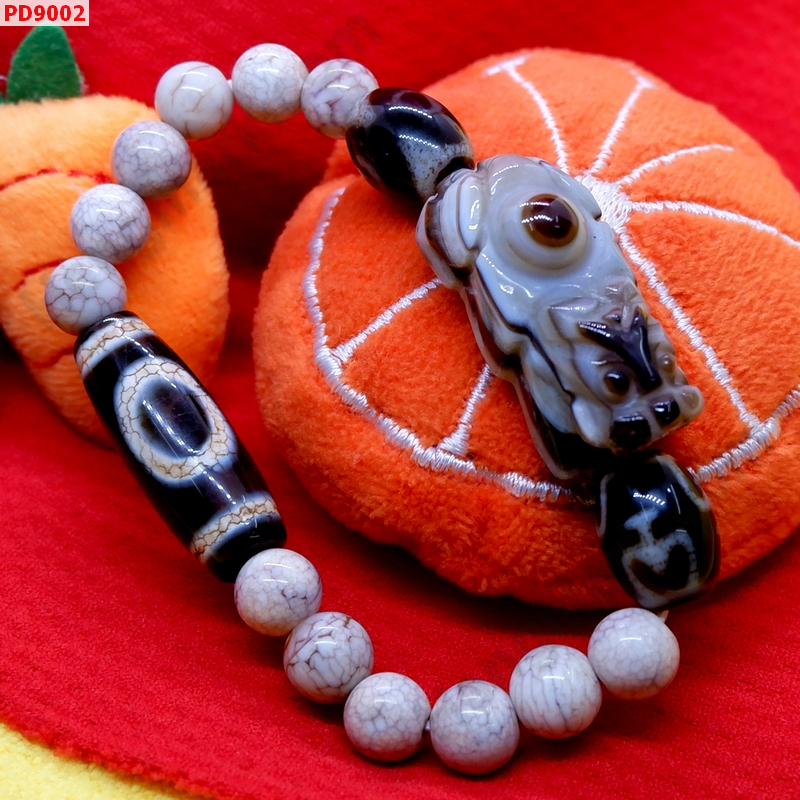 PD9002 สร้อยข้อมือปี่เซียะหินอะเกตและDZI ราคา 1129 บาท http://ww2.hengmark.com/view_product/PD9002.htm
