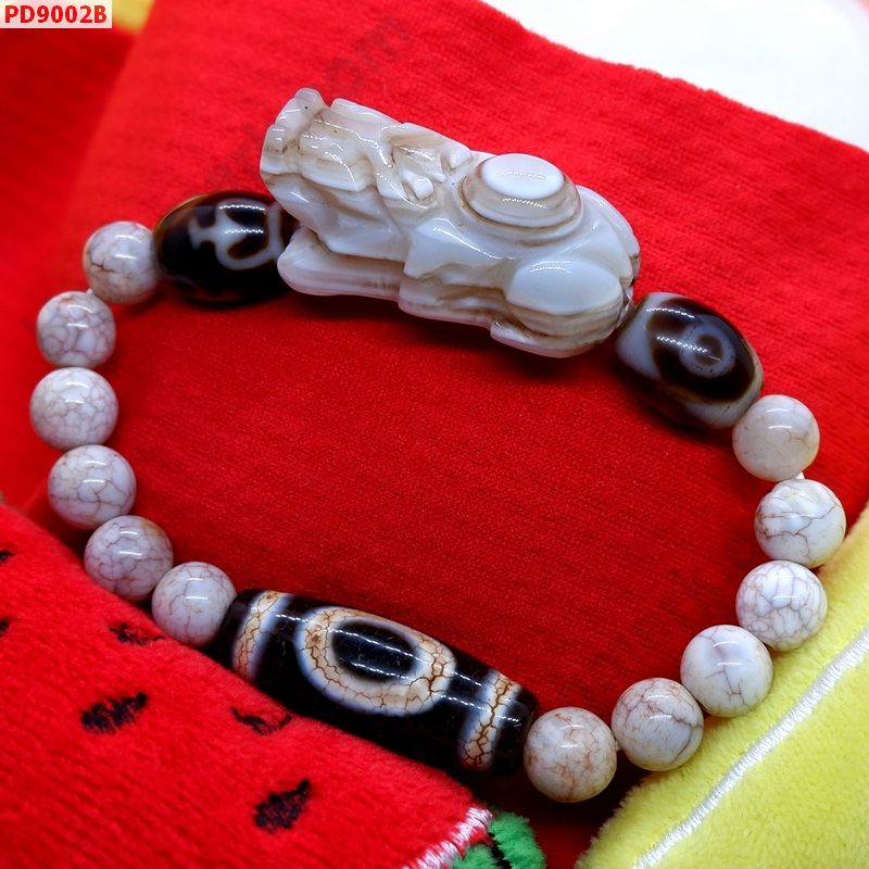 PD9002B สร้อยข้อมือปี่เซียะหินอะเกต+DZI ราคา 1129 บาท http://ww2.hengmark.com/view_product/PD9002B.htm