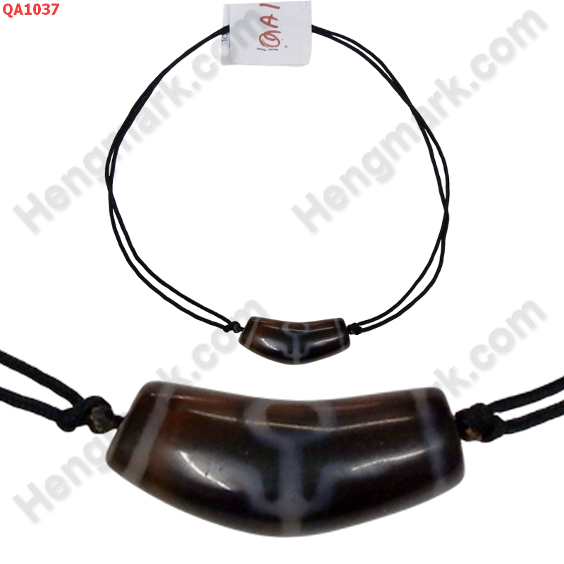 QA1037 สร้อยคอหินทิเบตรูปบูมเมอแรง ลายผู้สูงศักดิ์ ราคา 949 บาท http://ww2.hengmark.com/view_product/QA1037.htm