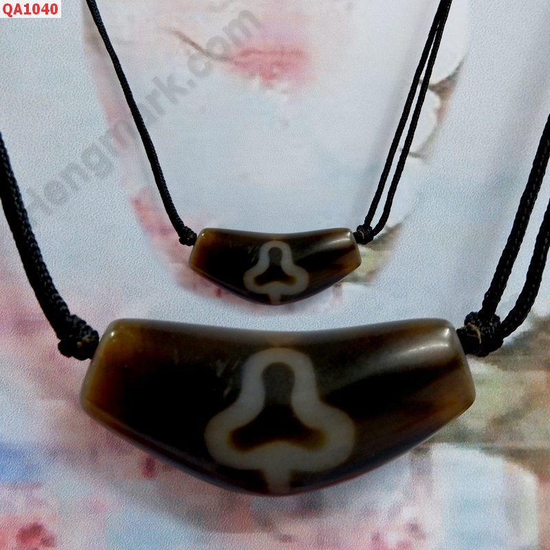 QA1040 สร้อยคอหินทิเบตรูปบูมเมอแรง ลายต้นโพธิ์ ราคา 949 บาท http://ww2.hengmark.com/view_product/QA1040.htm