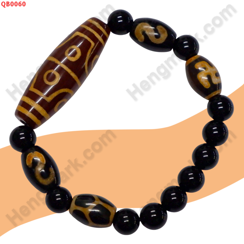 QB0060 สร้อยข้อมือ DZI 8 ตา+ 4ลาย ราคา 529 บาท http://ww2.hengmark.com/view_product/QB0060.htm