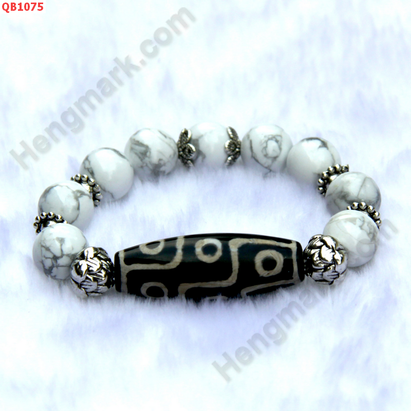 QB1075 สร้อยข้อมือหิน 9 ตา ร้อยกับหินฮาวไล้ท์ ราคา 499 บาท http://ww2.hengmark.com/view_product/QB1075.htm