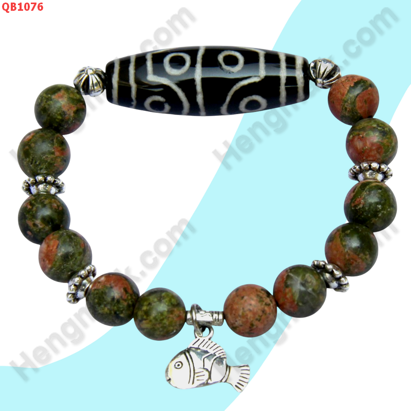 QB1076 สร้อยข้อมือหิน 8 ตา ร้อยกับหินยูนาไค้ท์ ราคา 399 บาท http://ww2.hengmark.com/view_product/QB1076.htm