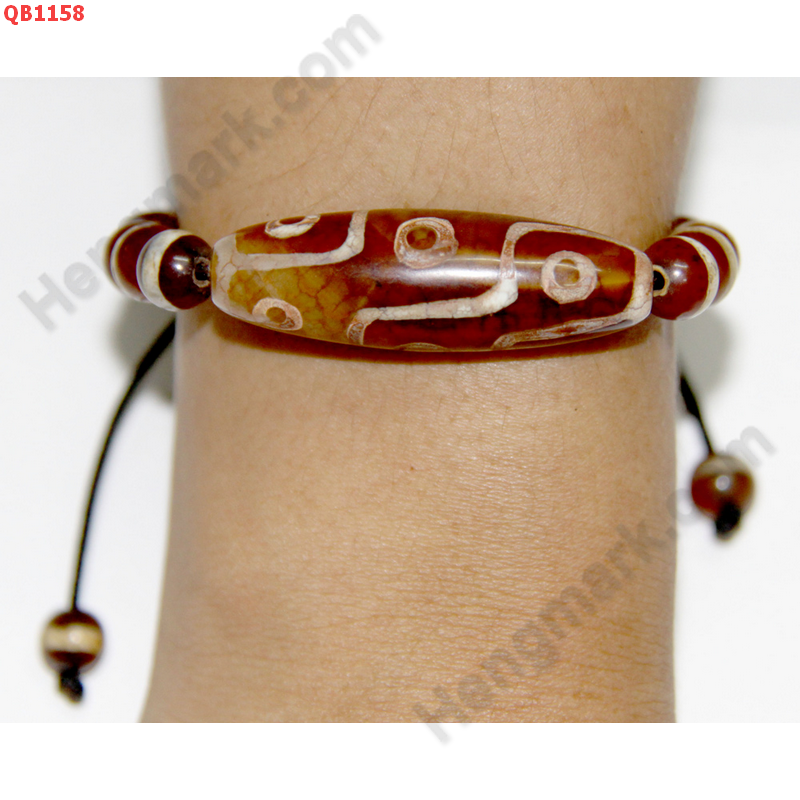 QB1158 สร้อยข้อมือหิน DZI ลาย 9 ตา+หมอยา ราคา 599 บาท http://ww2.hengmark.com/view_product/QB1158.htm