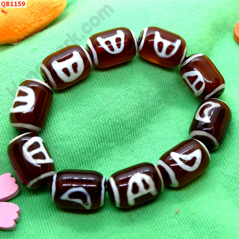 QB1159 สร้อยข้อมือหิน DZI ลายดาว 10 เม็ด ราคา 399 บาท http://ww2.hengmark.com/view_product/QB1159.htm