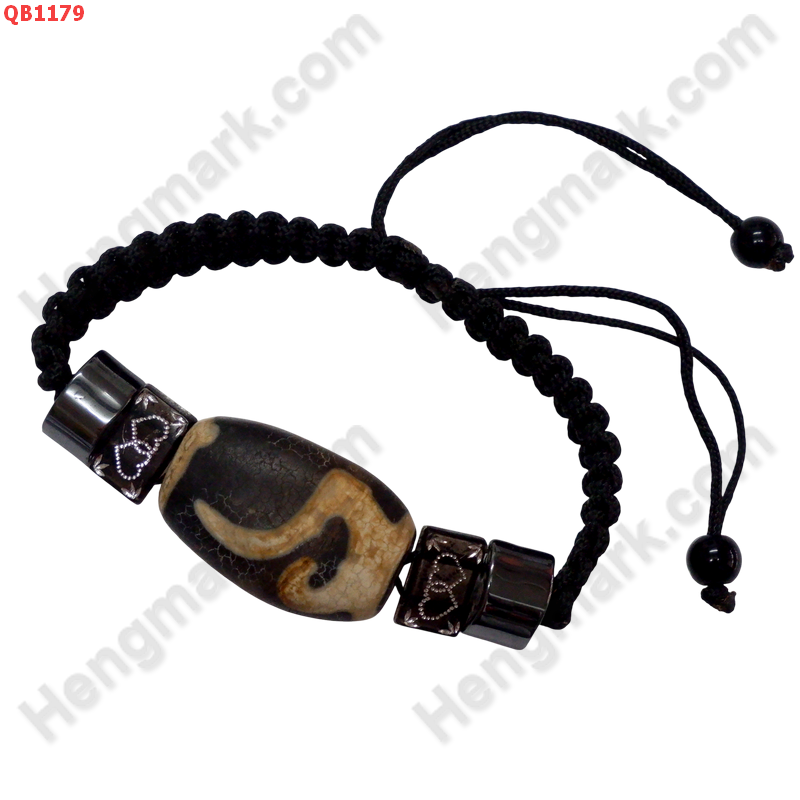 QB1179 สร้อยข้อมือDZI หรูยี่ เชือกถัก ราคา 299 บาท http://ww2.hengmark.com/view_product/QB1179.htm