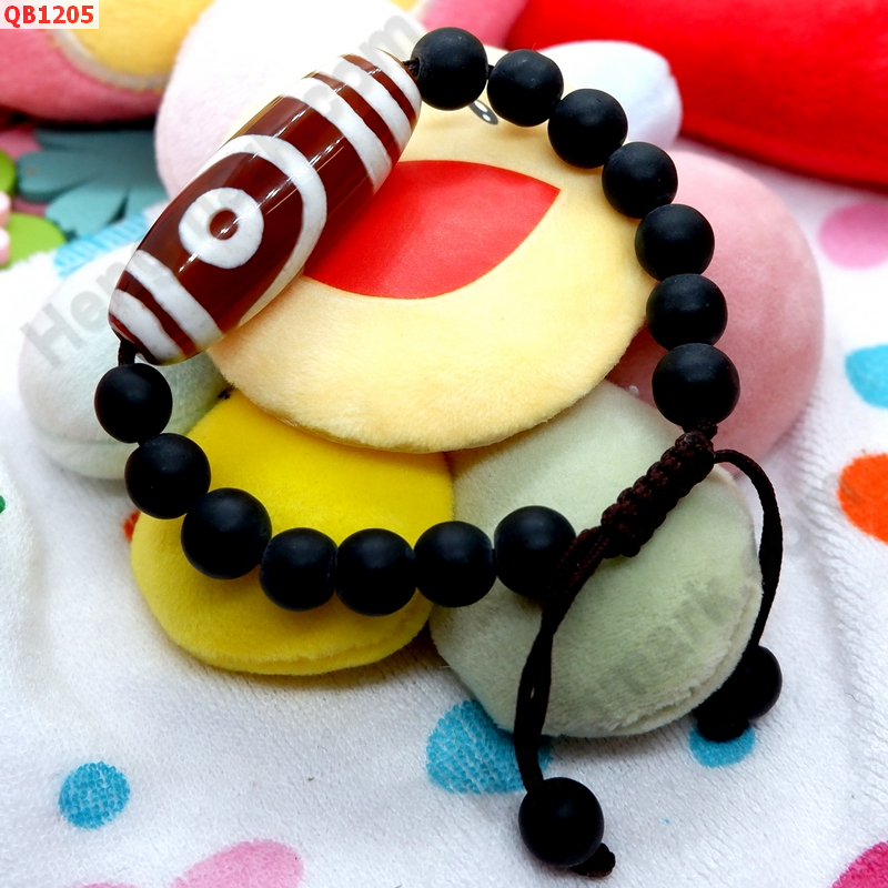 QB1205 สร้อยข้อมือ DZI 2 ตา ราคา 299 บาท http://ww2.hengmark.com/view_product/QB1205.htm