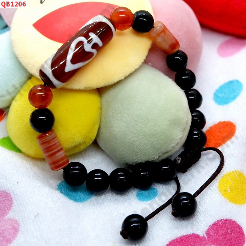 QB1206 สร้อยข้อมือ DZI ลายแก้ววิเศษ ราคา 299 บาท http://ww2.hengmark.com/view_product/QB1206.htm