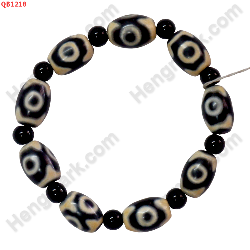 QB1218 สร้อยข้อมือ DZI 3 ตา 9 เม็ด ราคา 939 บาท http://ww2.hengmark.com/view_product/QB1218.htm