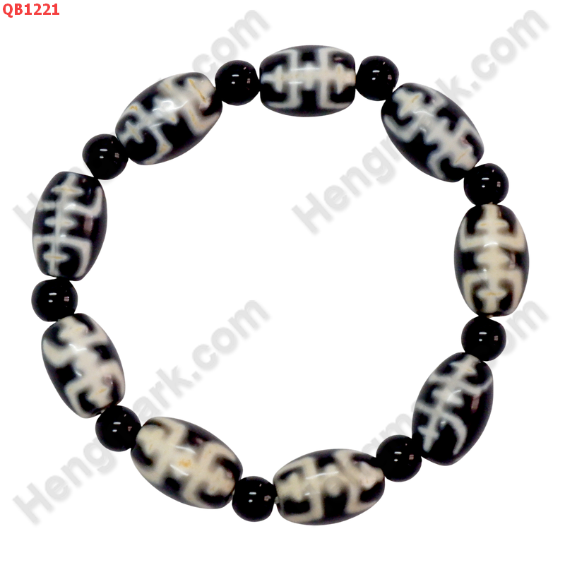 QB1221 สร้อยข้อมือ DZI ลายอายุยืน 9 เม็ด ราคา 939 บาท http://ww2.hengmark.com/view_product/QB1221.htm