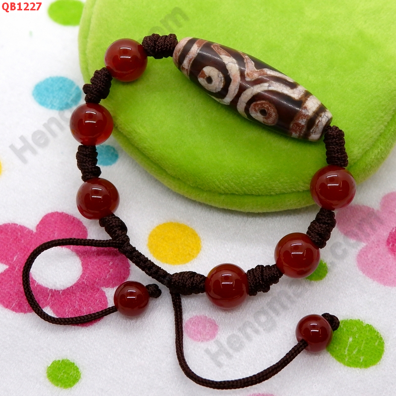 QB1227 หินทิเบตลาย 3 ตา เชือกถัก ราคา 399 บาท http://ww2.hengmark.com/view_product/QB1227.htm