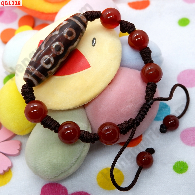 QB1228 หินทิเบตลาย 5 ตา เชือกถัก ราคา 399 บาท http://ww2.hengmark.com/view_product/QB1228.htm